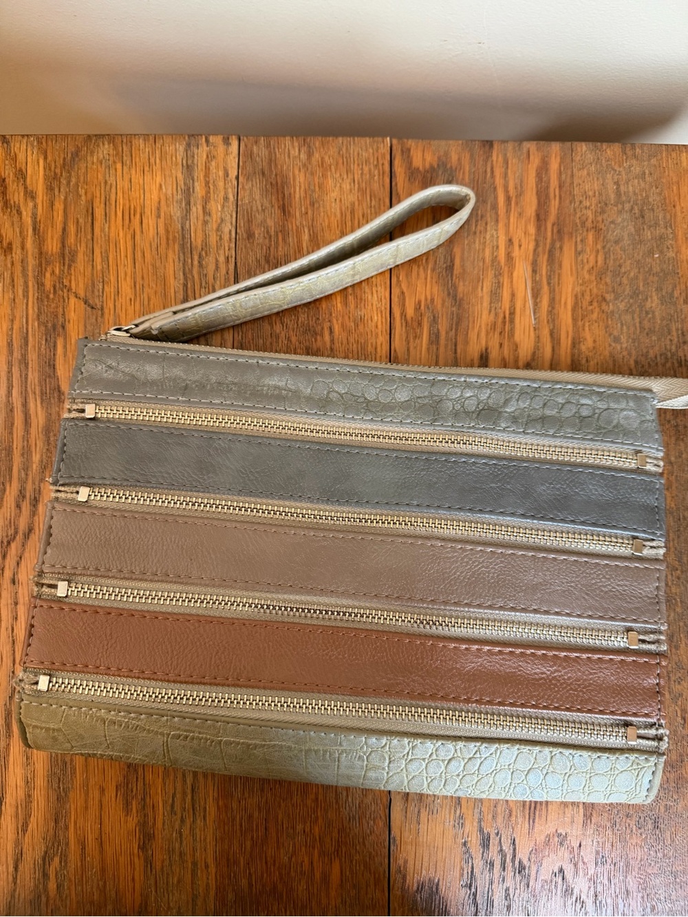 Sondra Roberts Patchwork Leather Snakeskin Clutch Wristlet 11x7 Faux Zipper